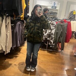 Meet your Posher, Andromeda